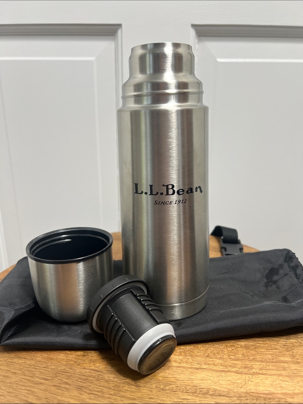 L.L. Bean Stainless Steel Hot/Cold Thermos with Carrying Case, Coffee/Tea  20 oz